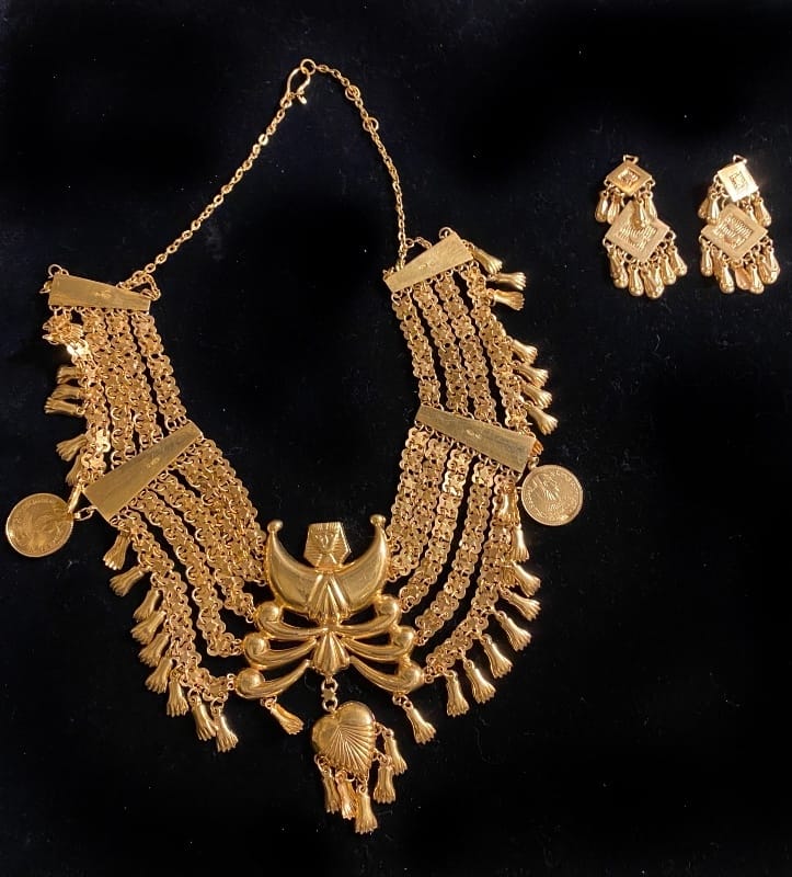 gold-necklace-and-earrings-24K-gold
